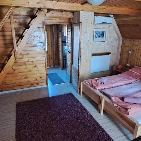 Keri Apartman Mosonmagyaróvár Buitenkant foto
