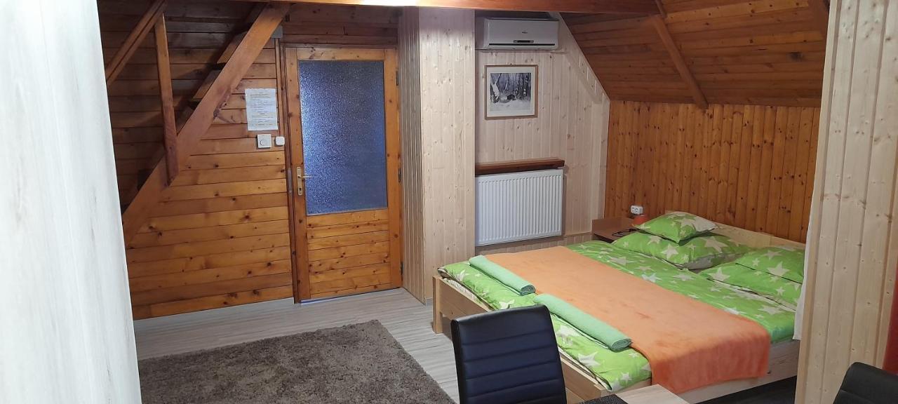 Keri Apartman Mosonmagyaróvár Buitenkant foto