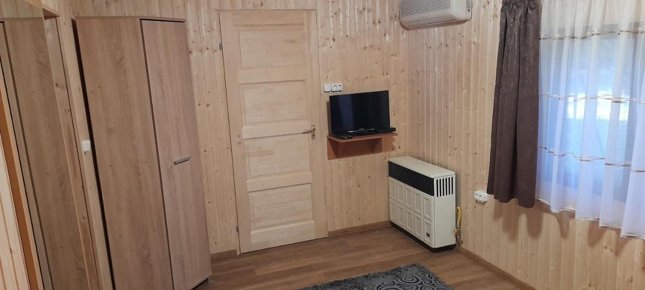 Keri Apartman Mosonmagyaróvár Buitenkant foto