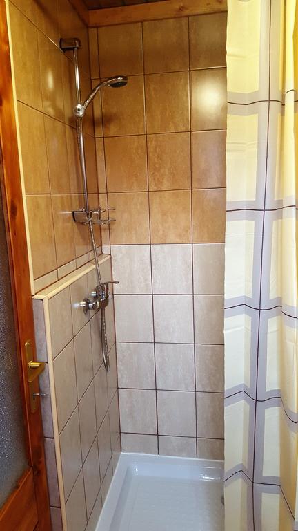 Keri Apartman Mosonmagyaróvár Buitenkant foto