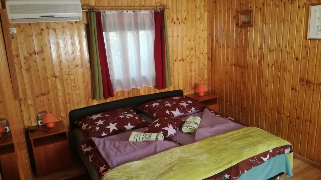 Keri Apartman Mosonmagyaróvár Buitenkant foto
