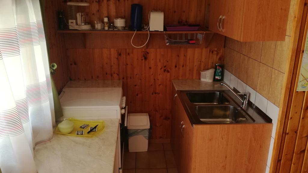 Keri Apartman Mosonmagyaróvár Buitenkant foto