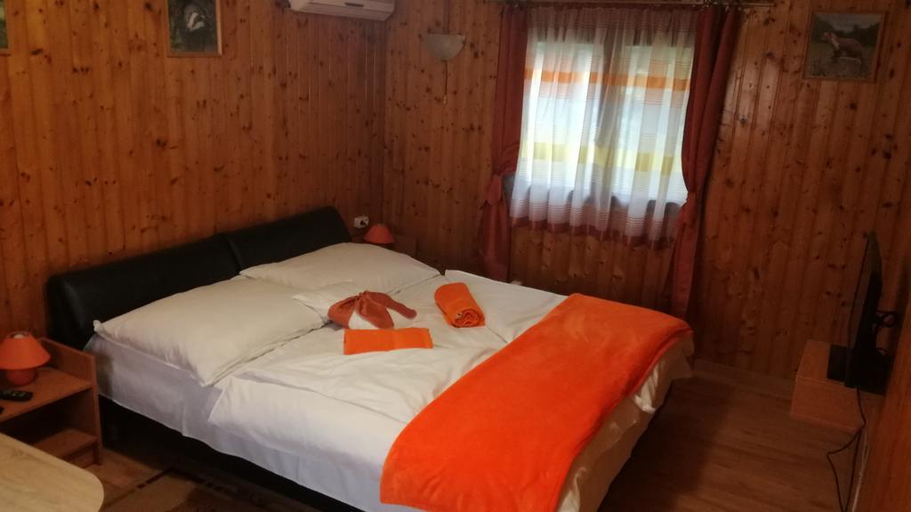 Keri Apartman Mosonmagyaróvár Buitenkant foto