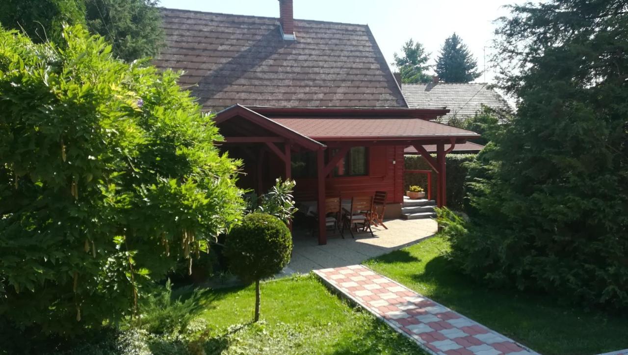 Keri Apartman Mosonmagyaróvár Buitenkant foto